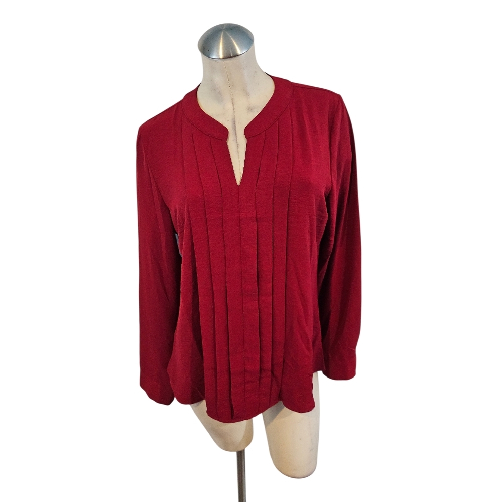 Blooming Jelly Size M Red Top Front Pleats